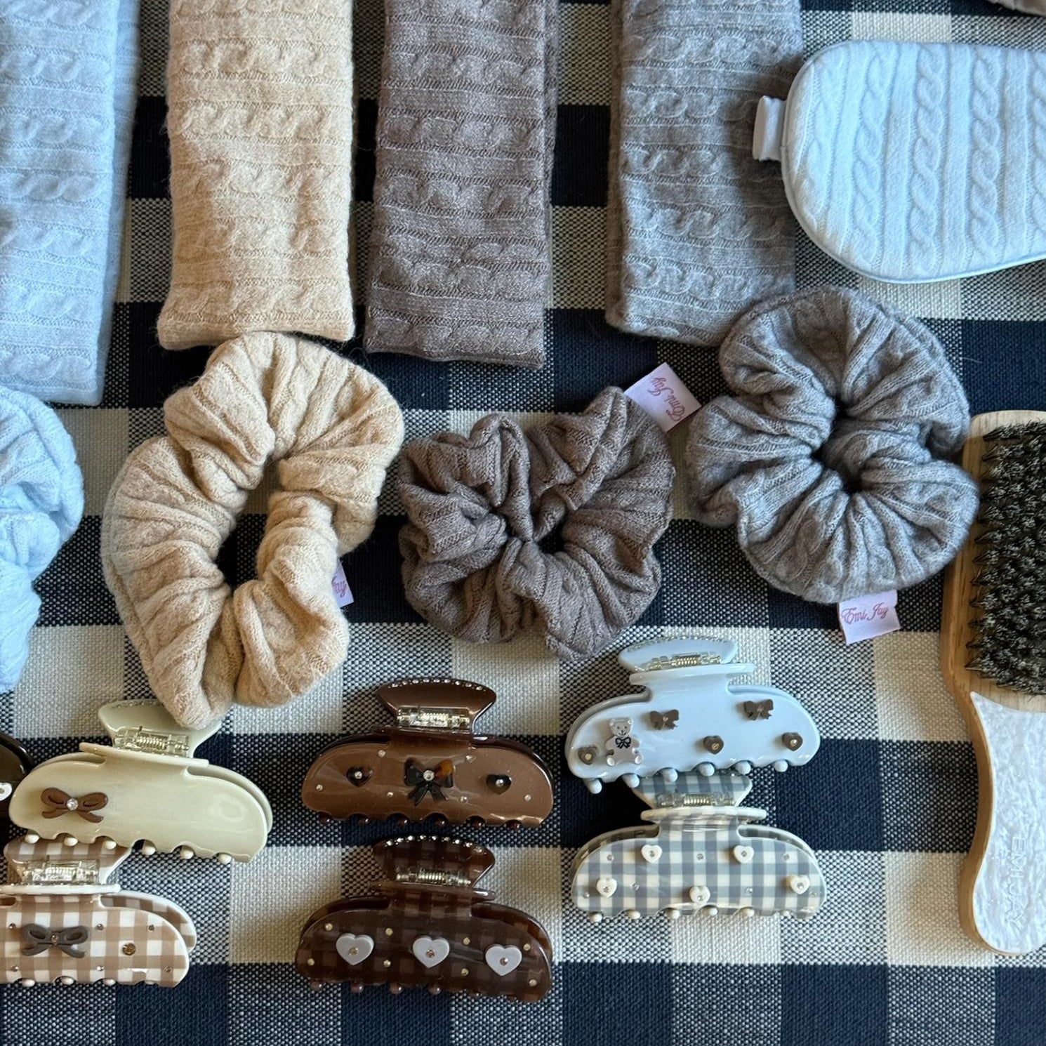 Cozy Scrunchie in Dream Cloud Knit - Image 3