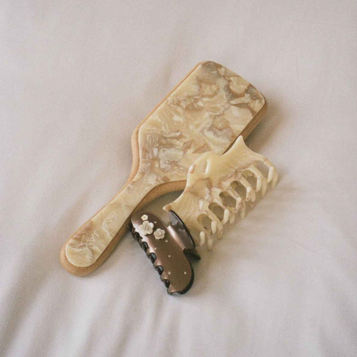 Bamboo Paddle Brush in Chantilly - Image 3