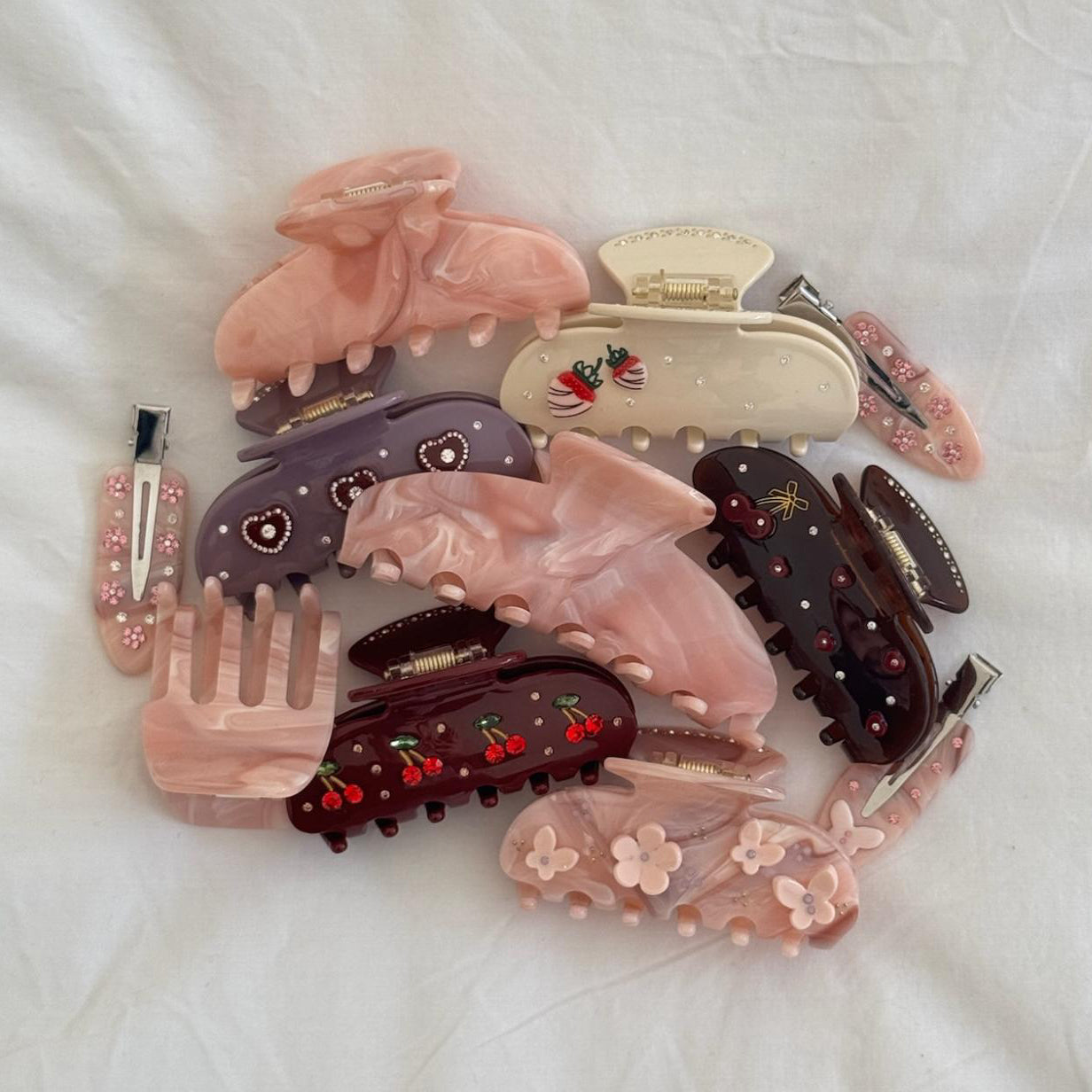 Sweetheart Clip in Bordeaux Cherry Pie - Image 2